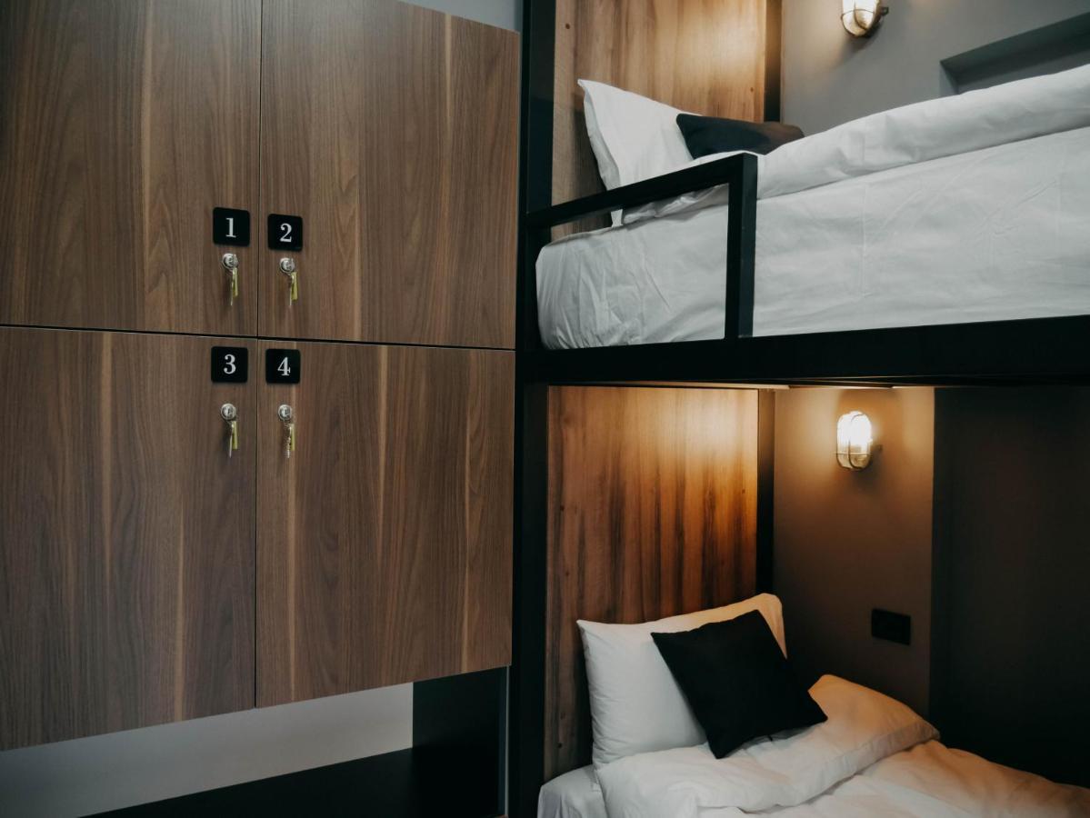The Maze Hostel Tirana Bagian luar foto