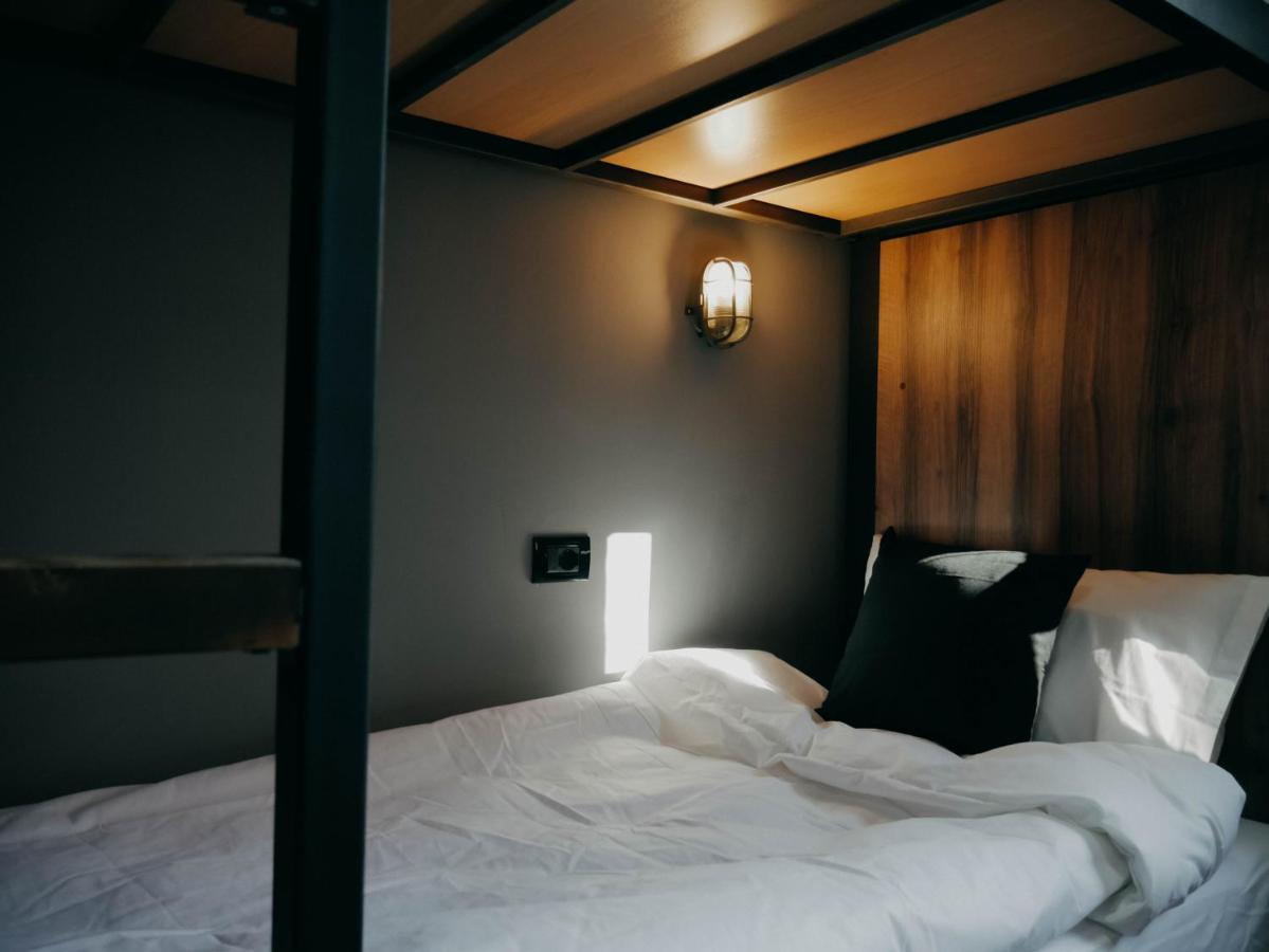 The Maze Hostel Tirana Bagian luar foto