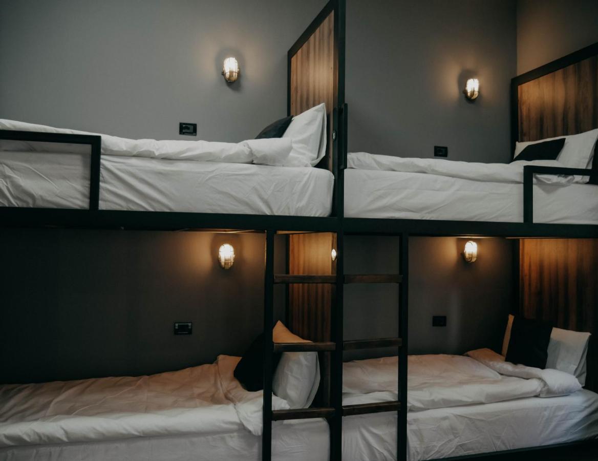 The Maze Hostel Tirana Bagian luar foto