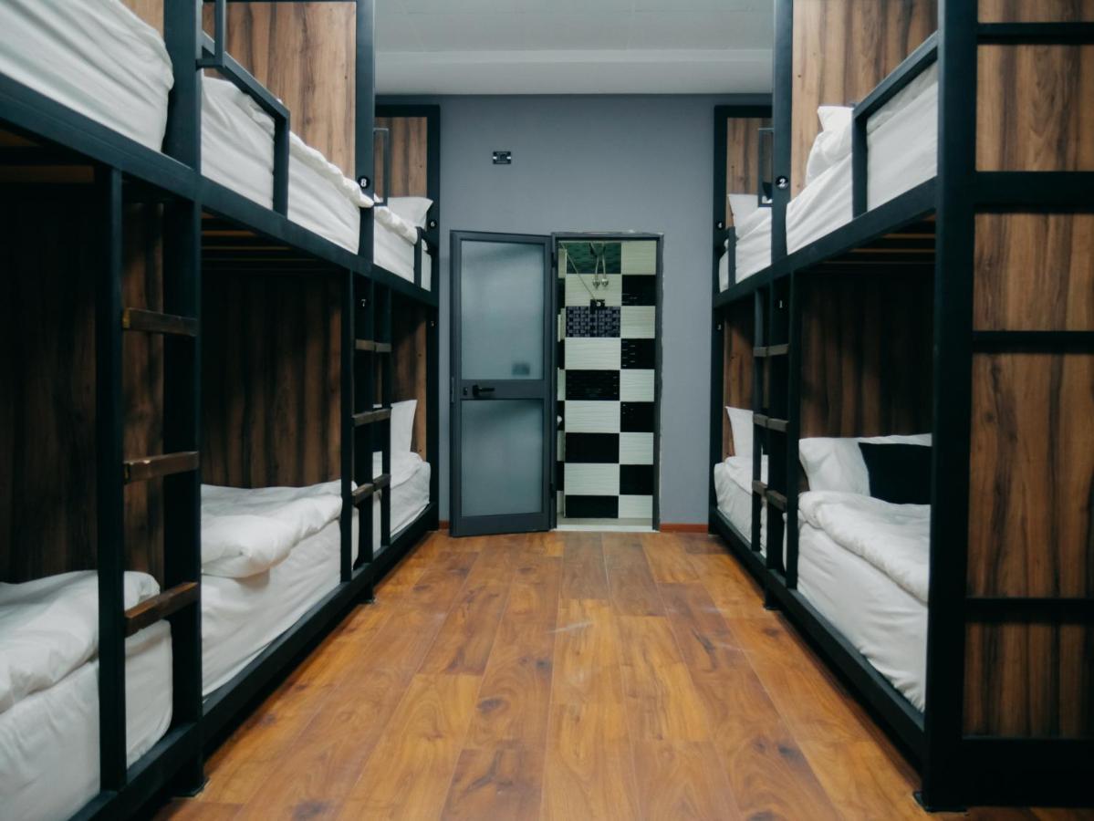 The Maze Hostel Tirana Bagian luar foto