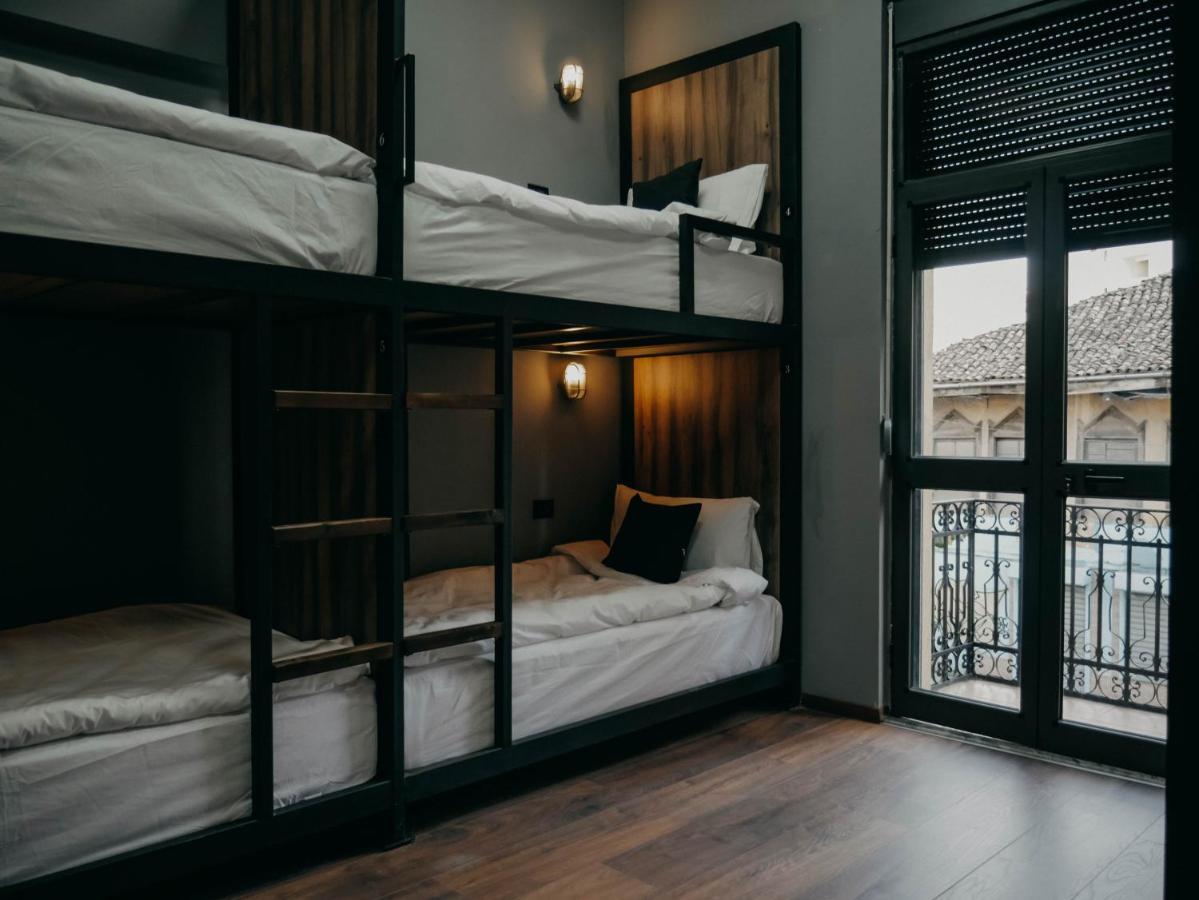 The Maze Hostel Tirana Bagian luar foto