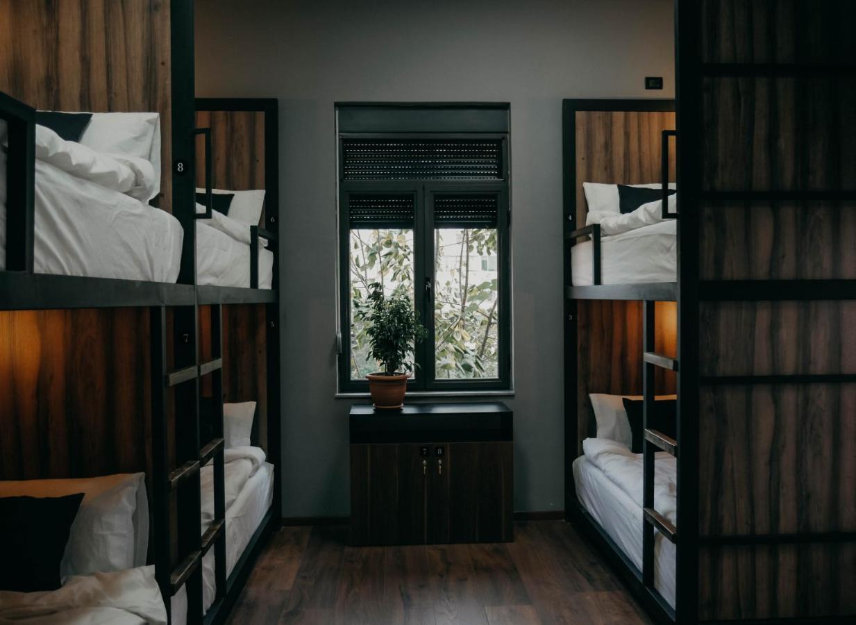 The Maze Hostel Tirana Bagian luar foto