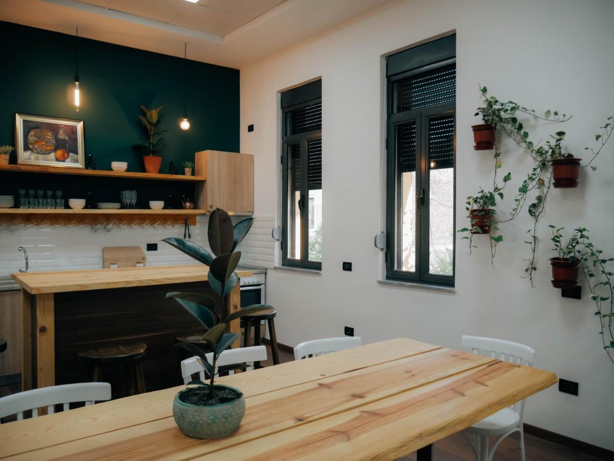 The Maze Hostel Tirana Bagian luar foto