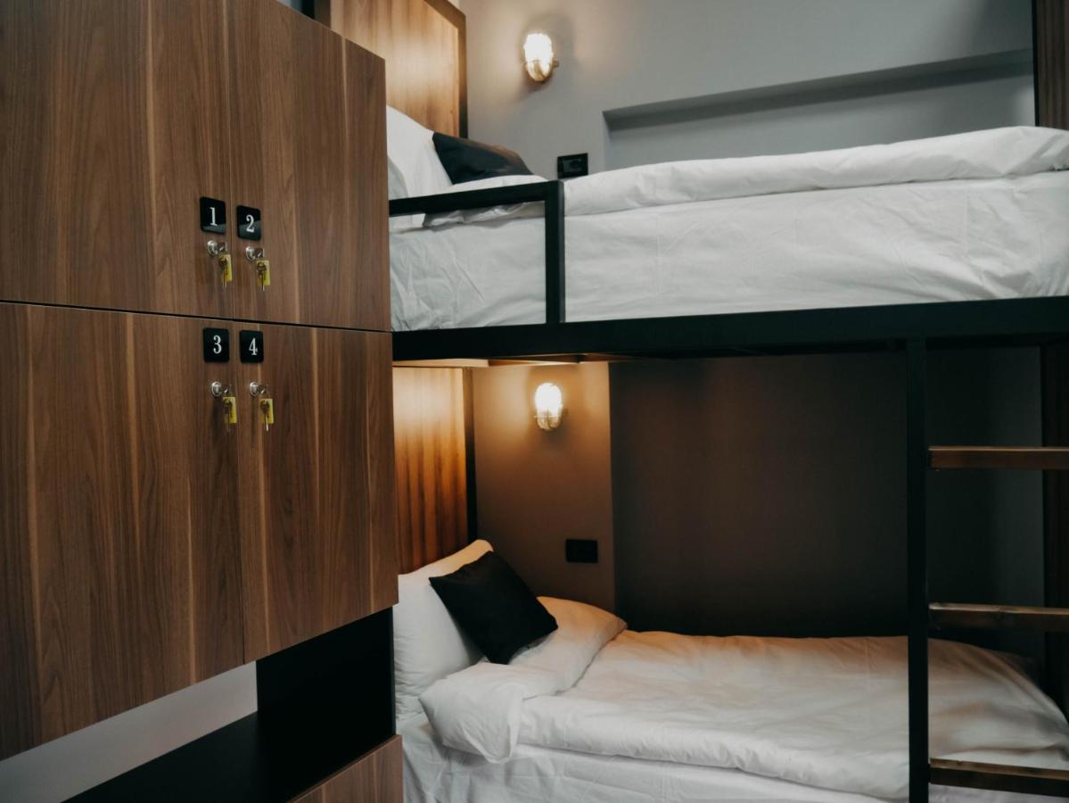 The Maze Hostel Tirana Bagian luar foto