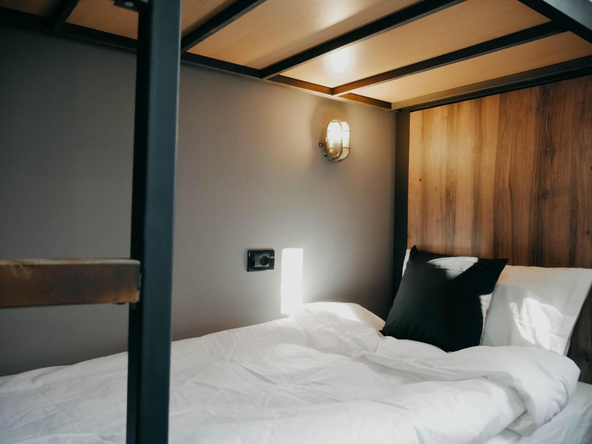The Maze Hostel Tirana Bagian luar foto