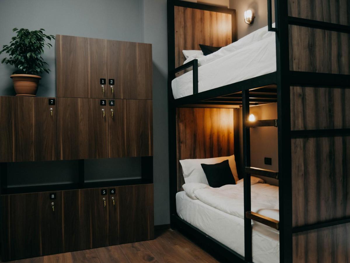 The Maze Hostel Tirana Bagian luar foto
