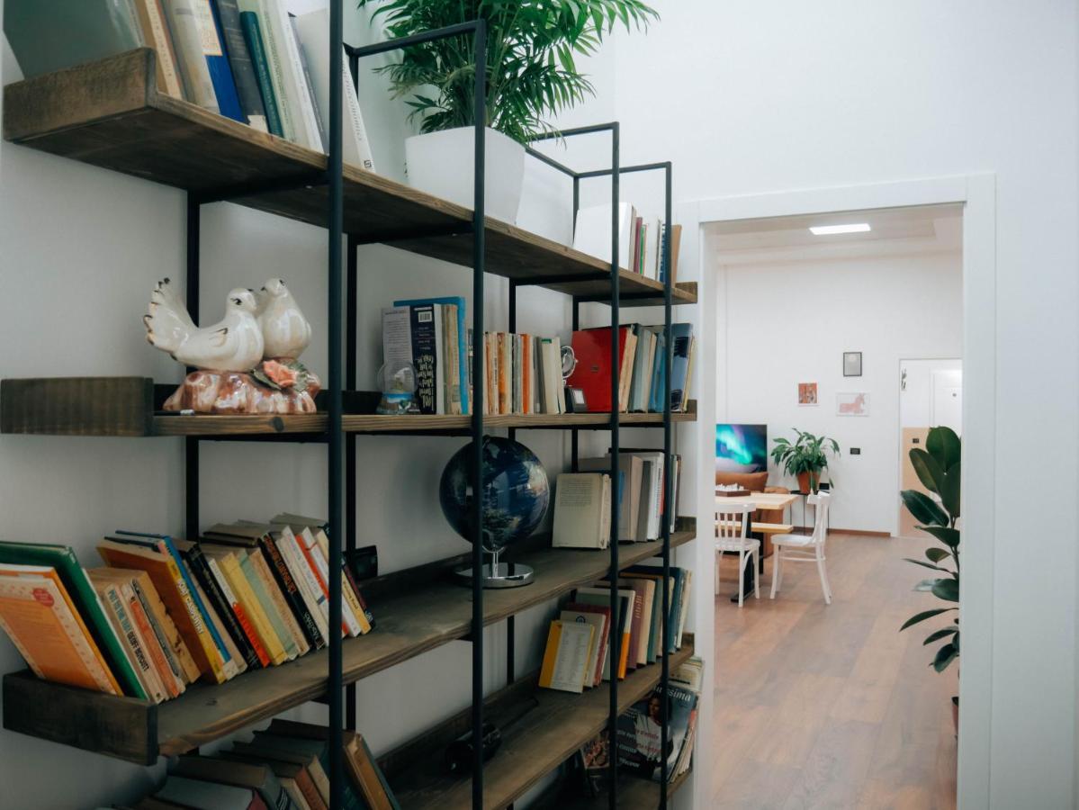 The Maze Hostel Tirana Bagian luar foto
