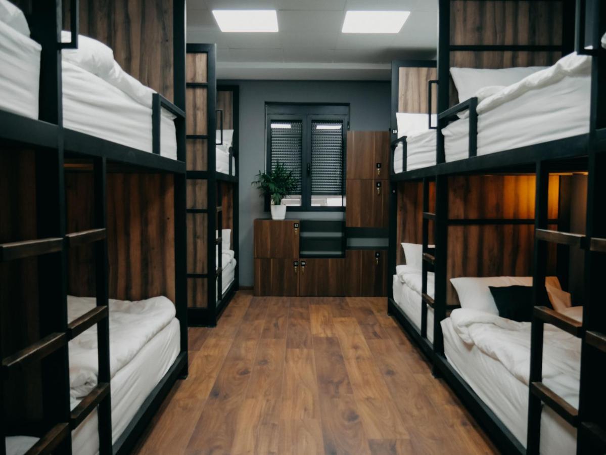 The Maze Hostel Tirana Bagian luar foto