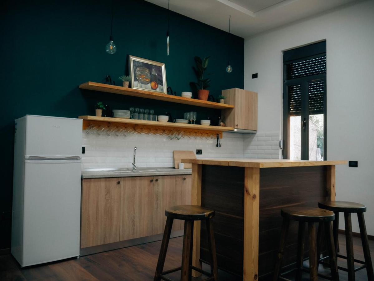 The Maze Hostel Tirana Bagian luar foto