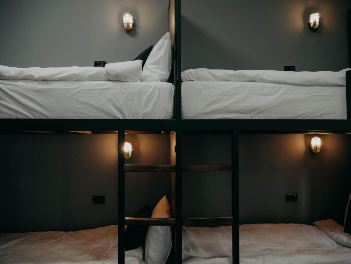 The Maze Hostel Tirana Bagian luar foto