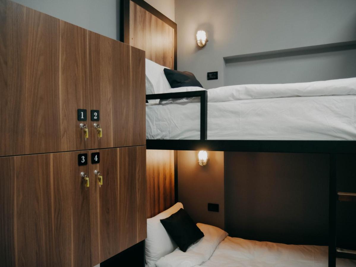 The Maze Hostel Tirana Bagian luar foto