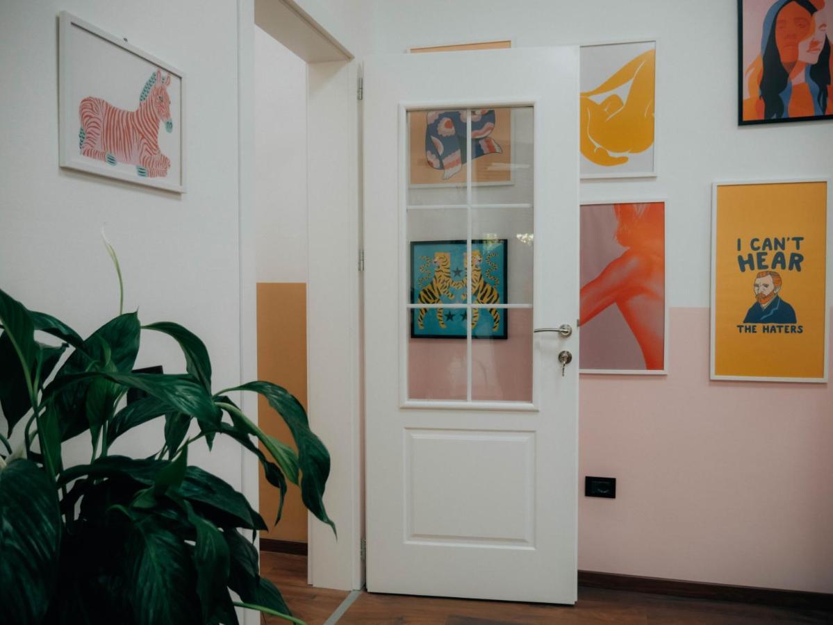The Maze Hostel Tirana Bagian luar foto