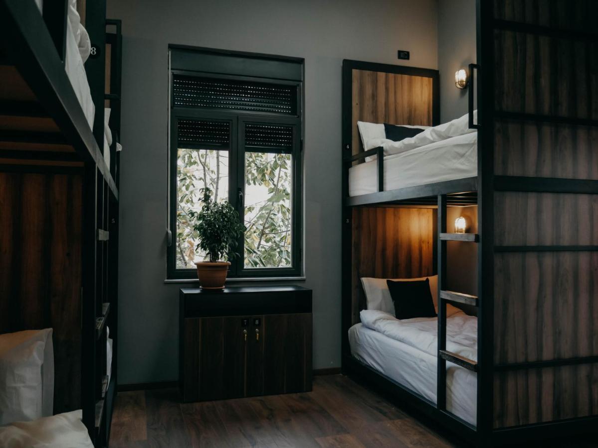 The Maze Hostel Tirana Bagian luar foto